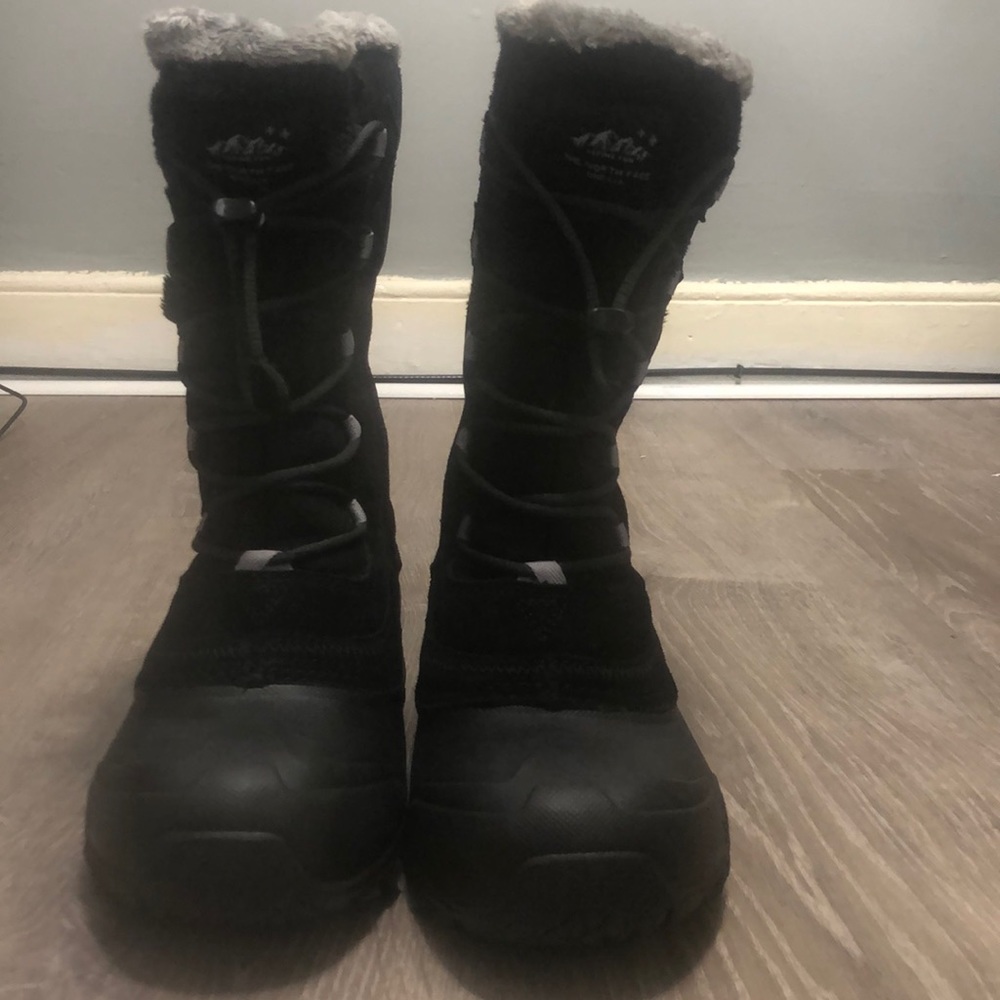 The north face kids winter boots size 5